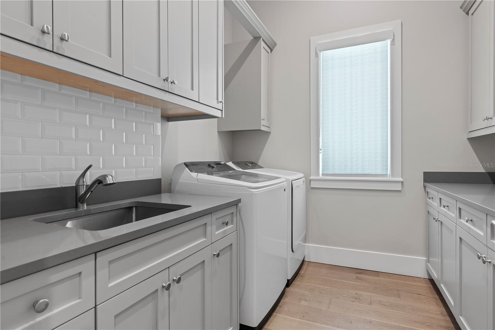 DAVIS SHORES - Residential