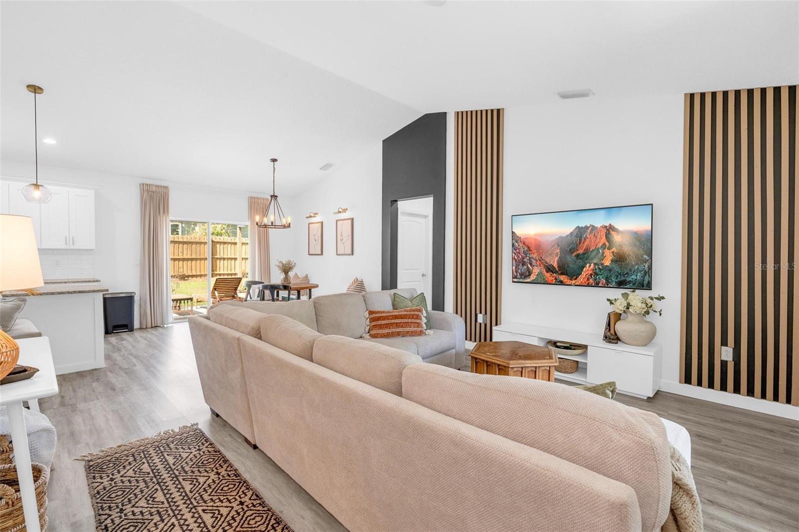 WEST HIGHLANDS - Residential