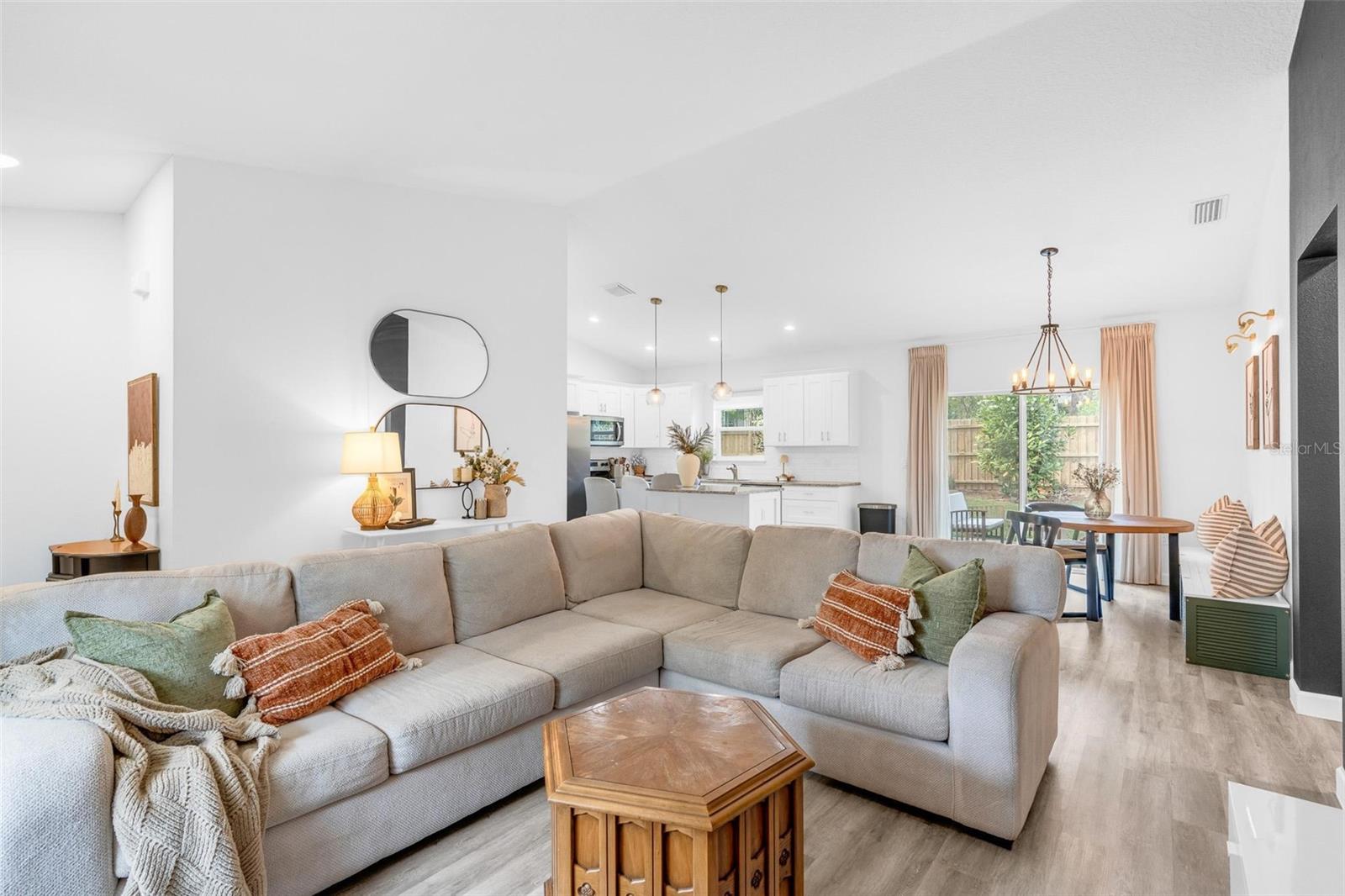 WEST HIGHLANDS - Residential