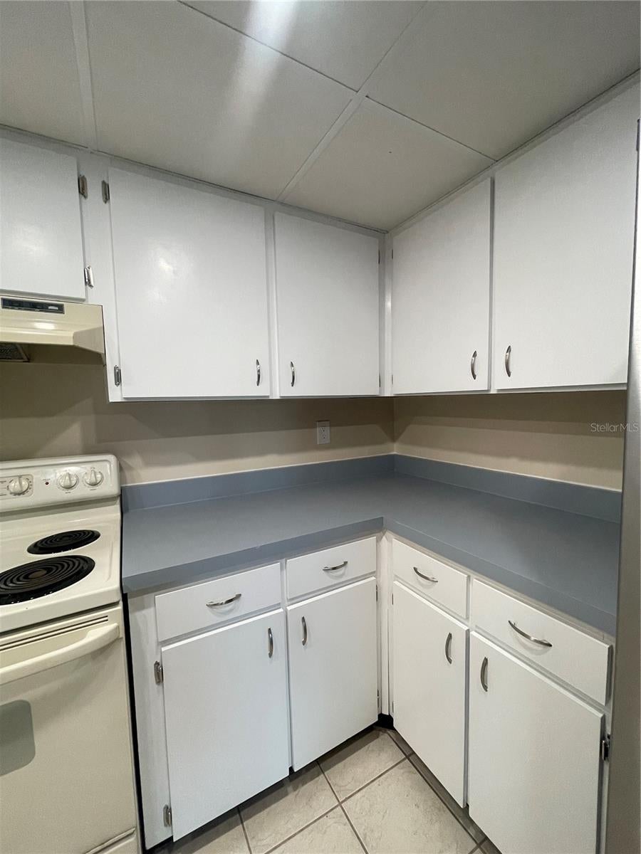 7 CASTANIA COURT