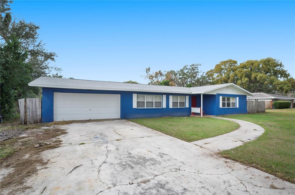 Photo of 4911 Whiteoak Drive E, Lakeland, FL 33813 (MLS # L4958516)