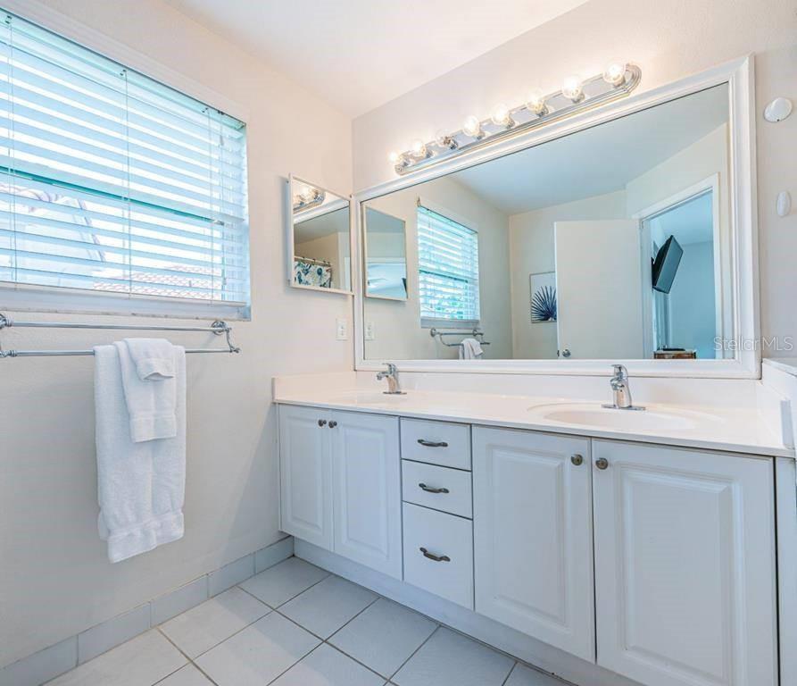 VISTA VERDE NORTH CONDO - Residential Lease