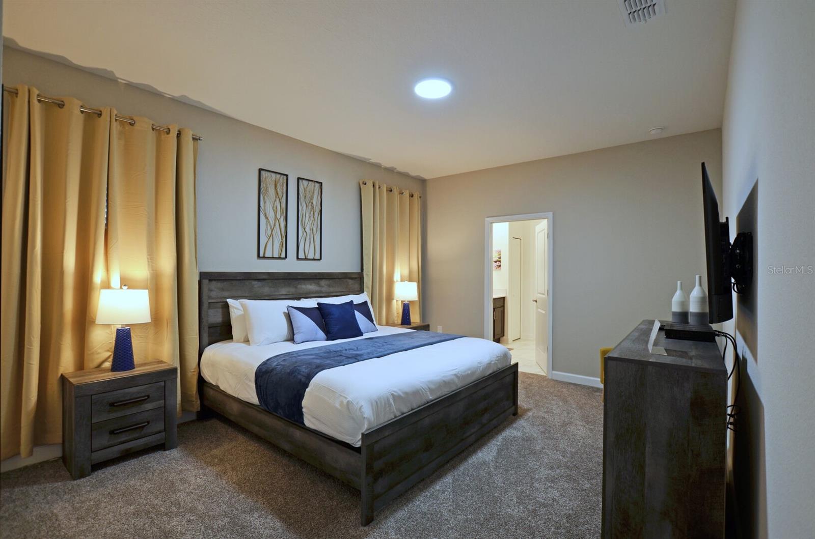 STOREY LAKE - Residential