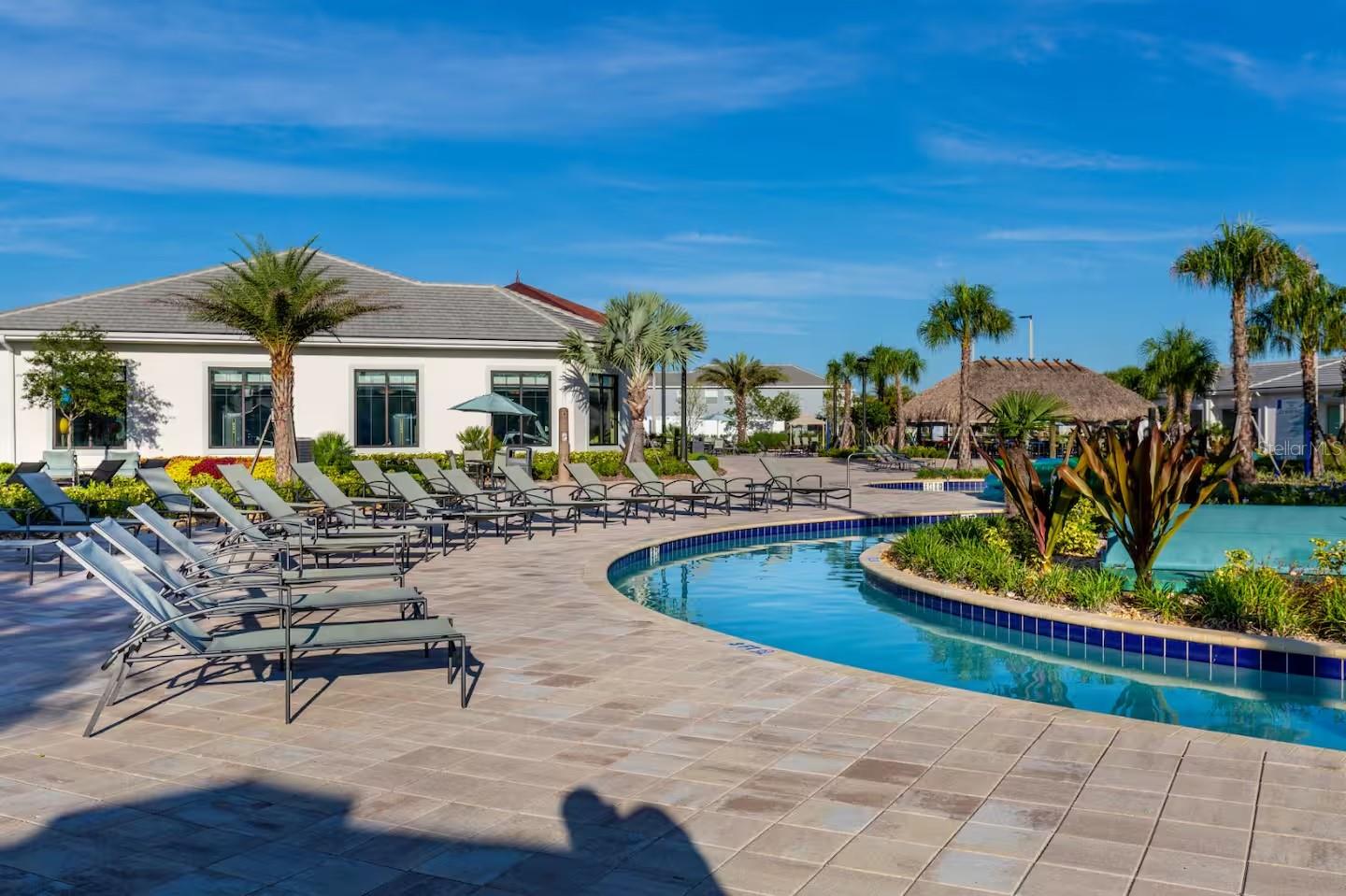 STOREY LAKE - Residential