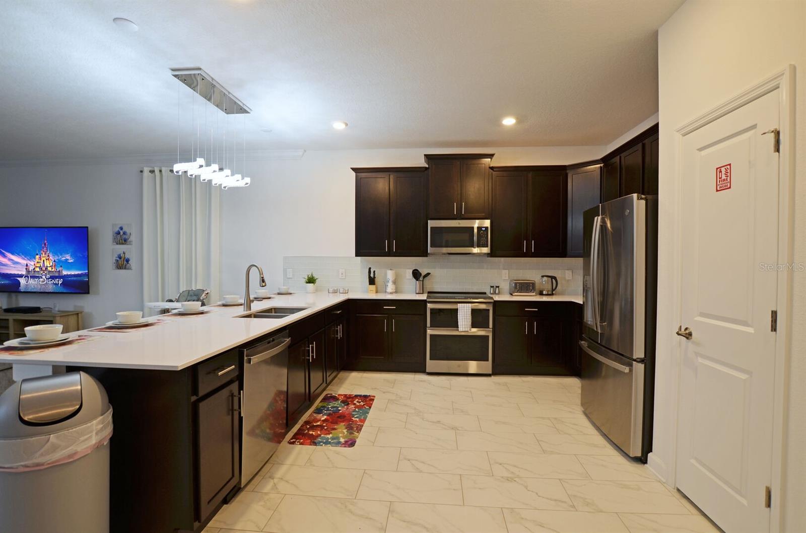 STOREY LAKE - Residential