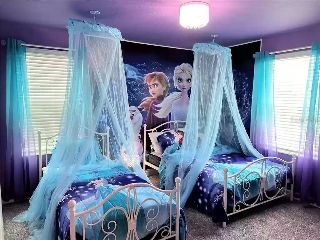 STOREY LAKE - Residential