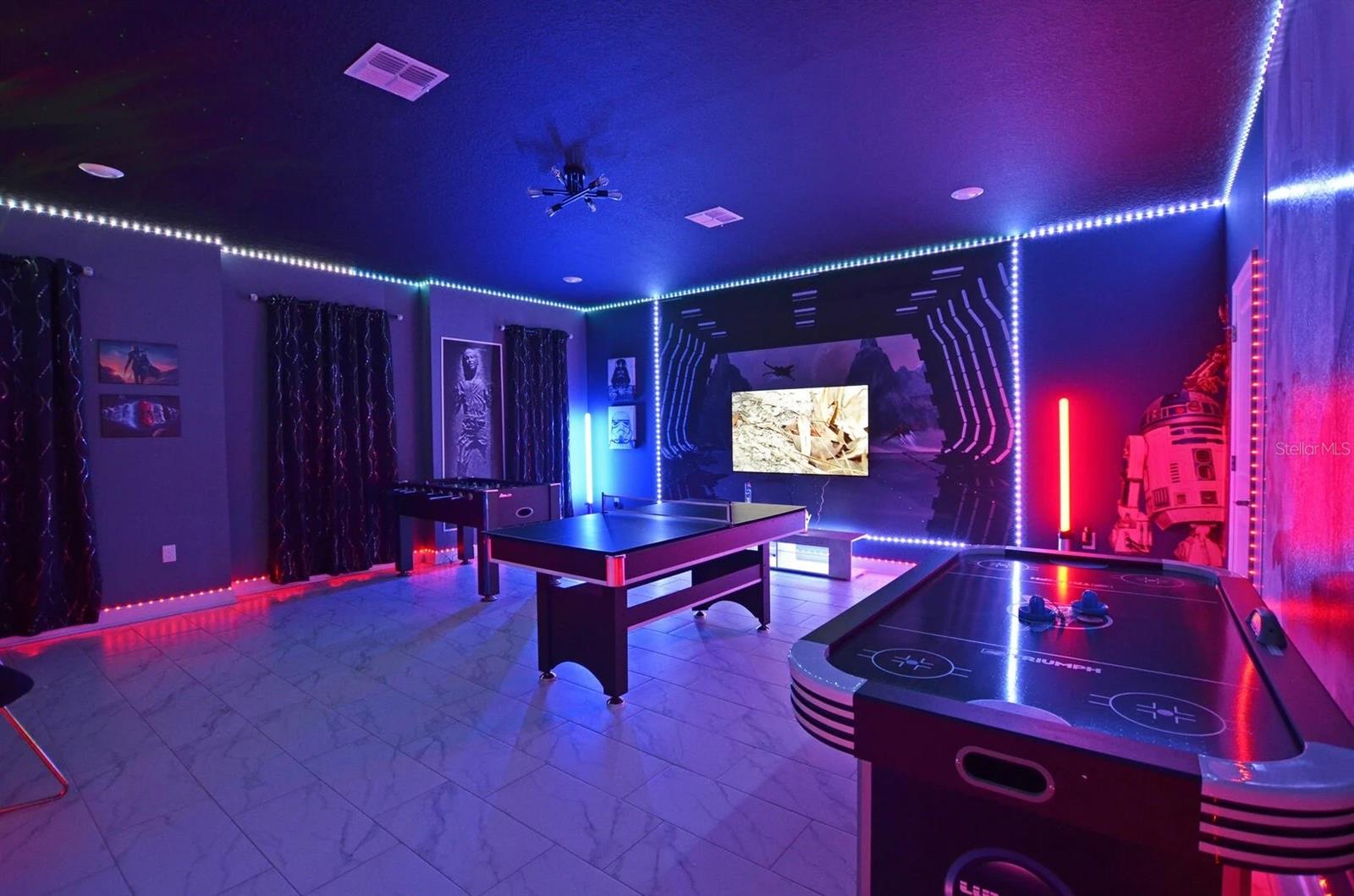 STOREY LAKE - Residential