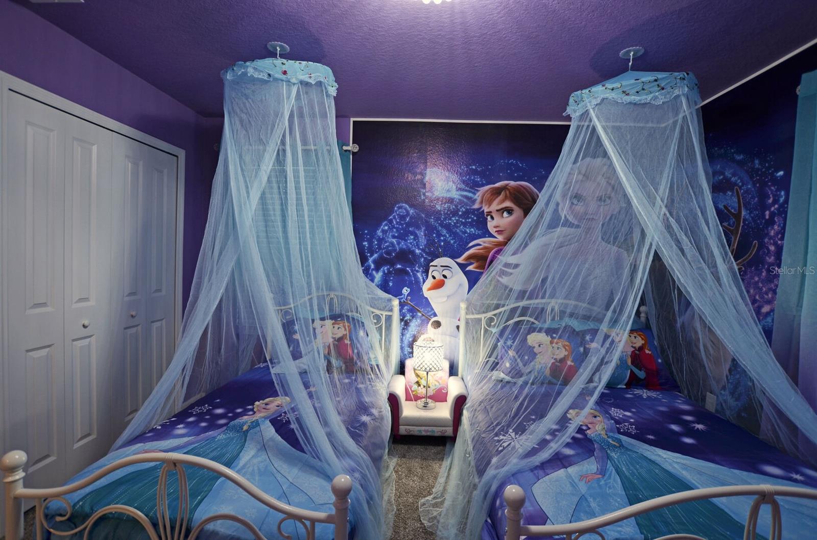 STOREY LAKE - Residential