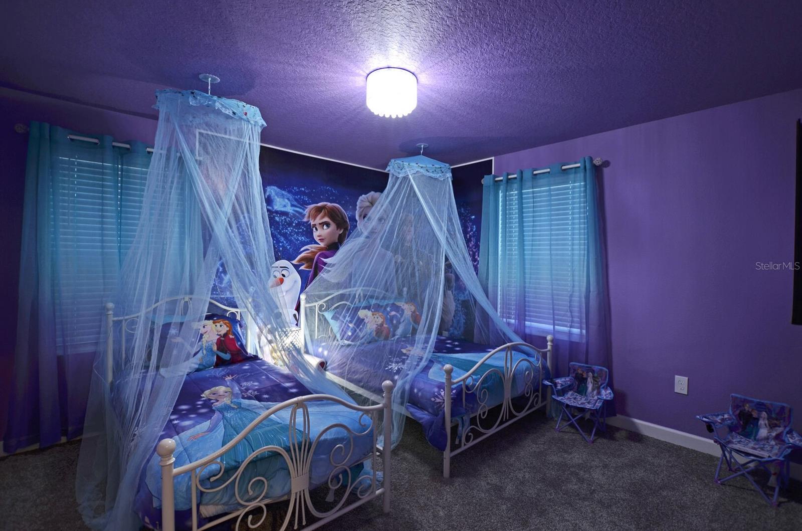 STOREY LAKE - Residential