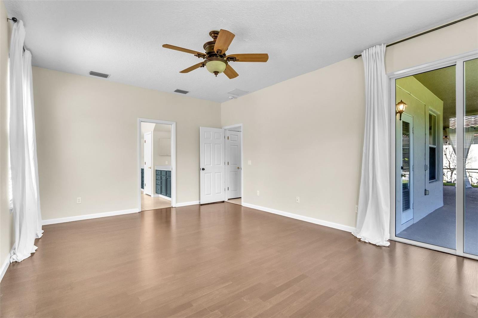 HOLDEN COVE - Residential Lease