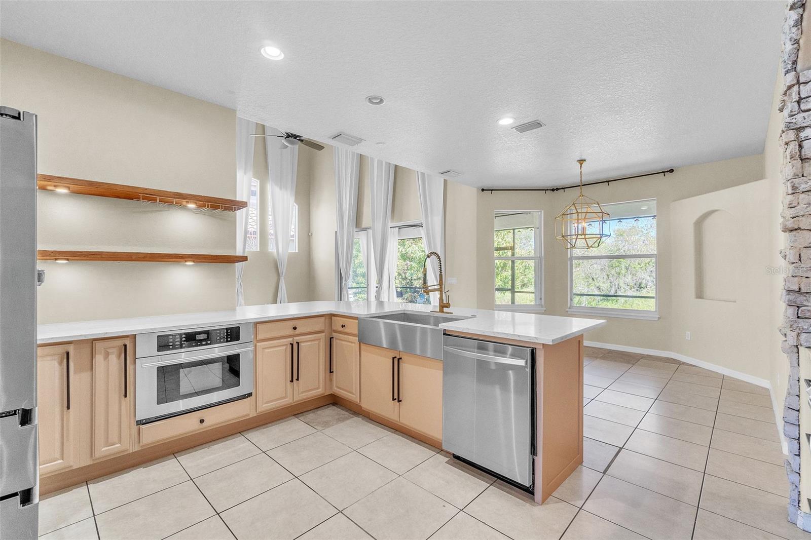 HOLDEN COVE - Residential Lease