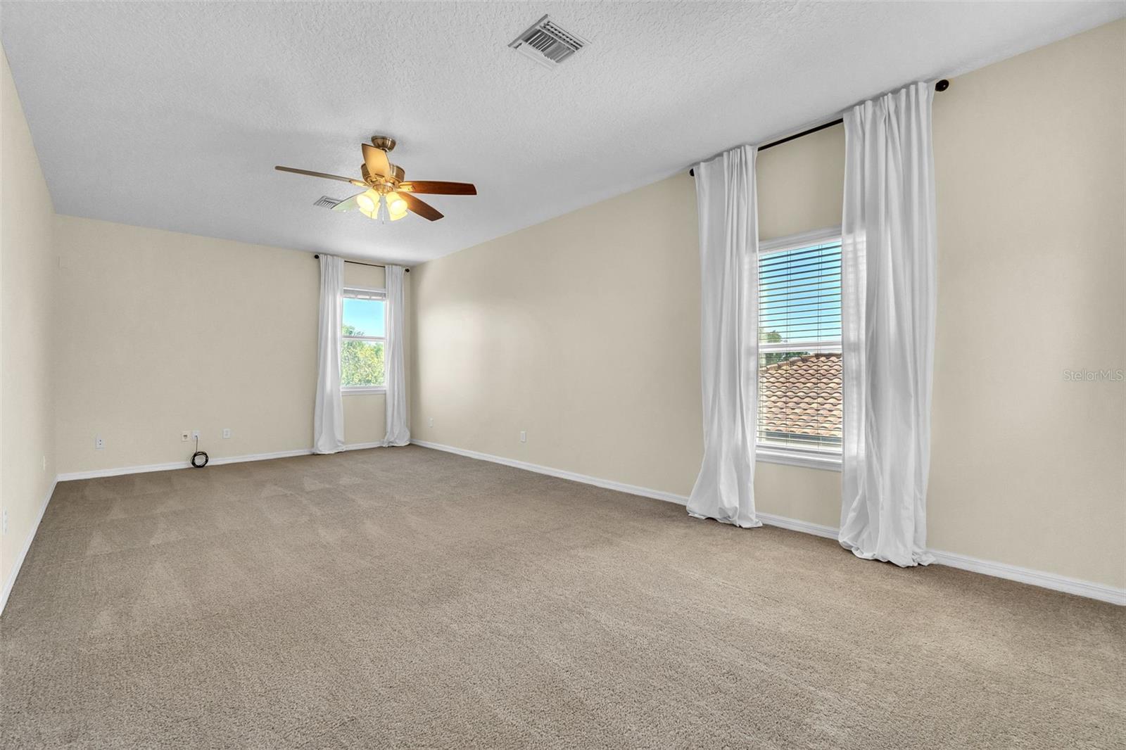 HOLDEN COVE - Residential Lease