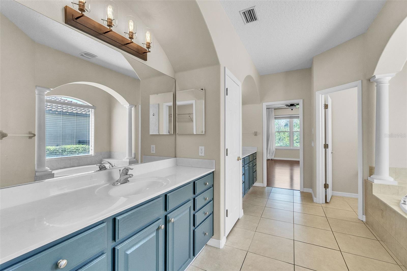 HOLDEN COVE - Residential Lease