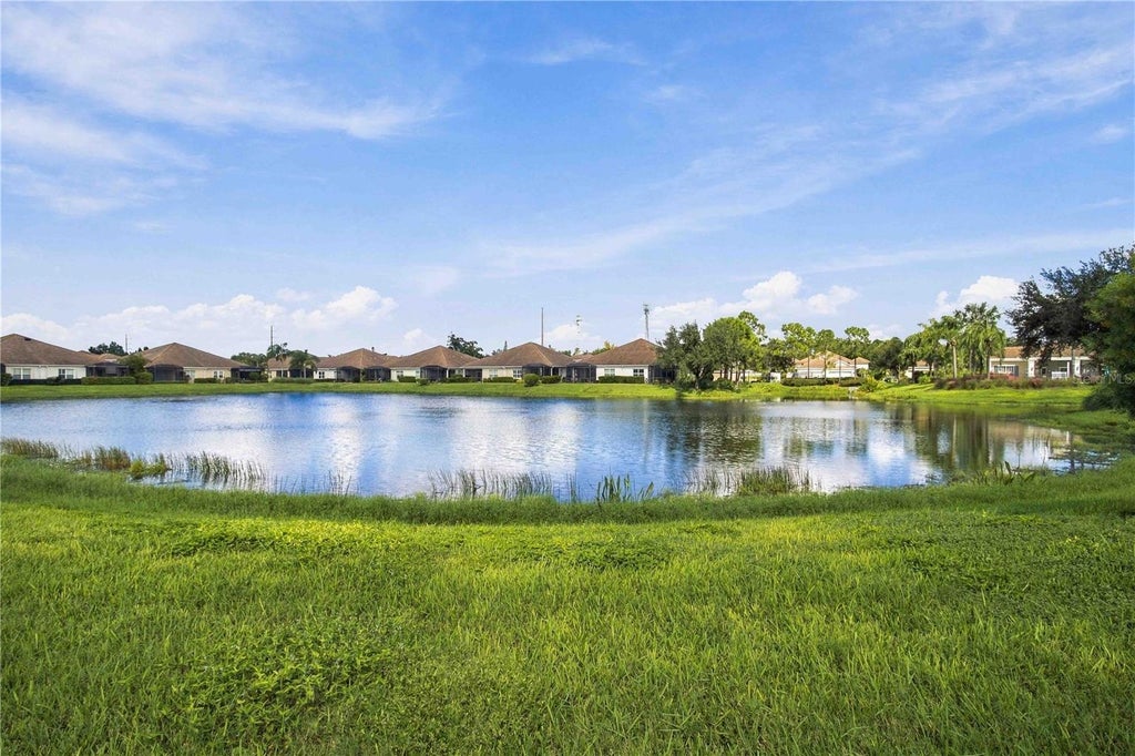 Photo of 5448 Chatham Square Way, Bradenton, FL 34203 (MLS # A4710021)