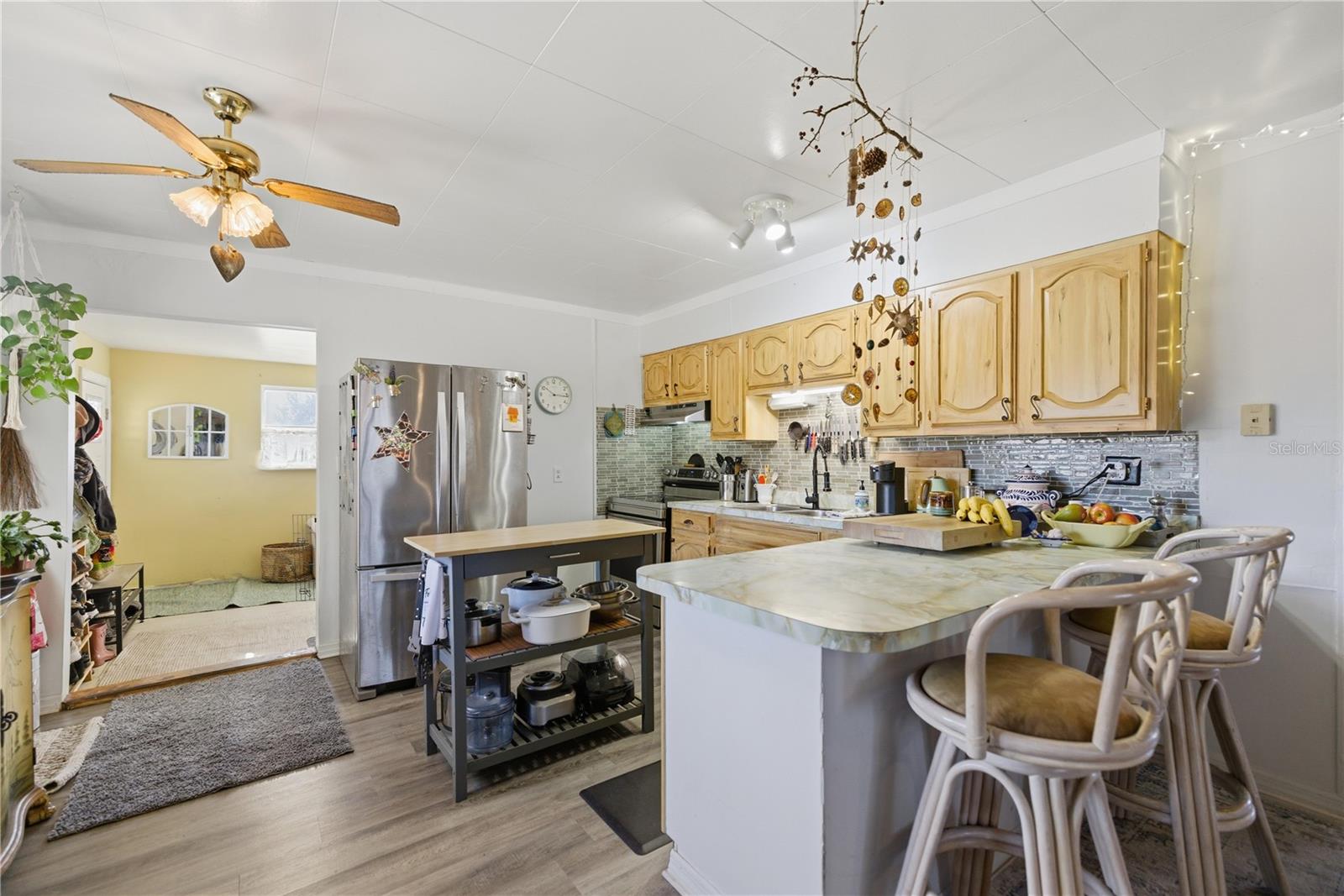 GRANDIN LAKE SHORES - Residential