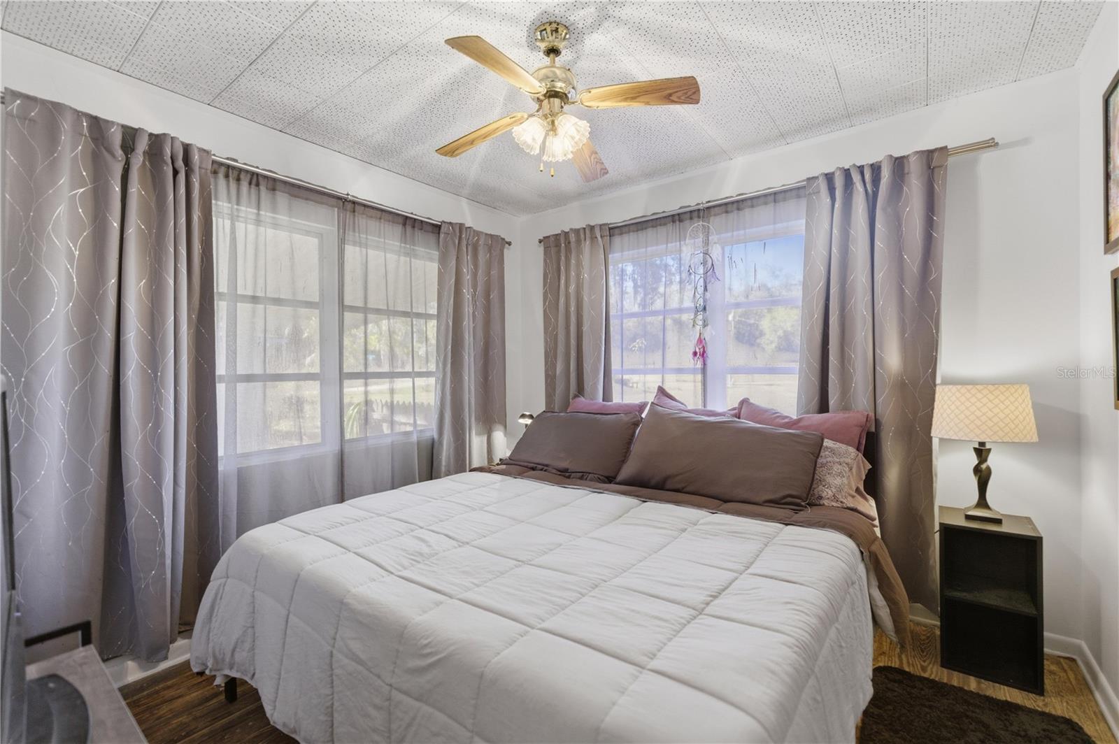 GRANDIN LAKE SHORES - Residential