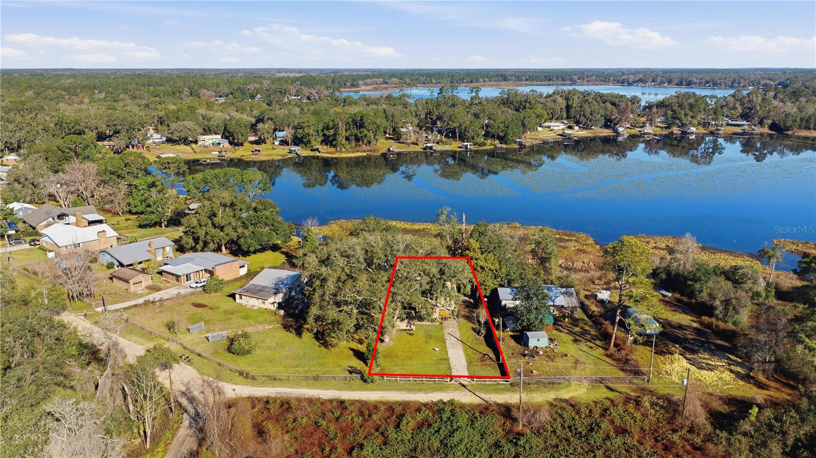 872 LAKE SHORE TERRACE