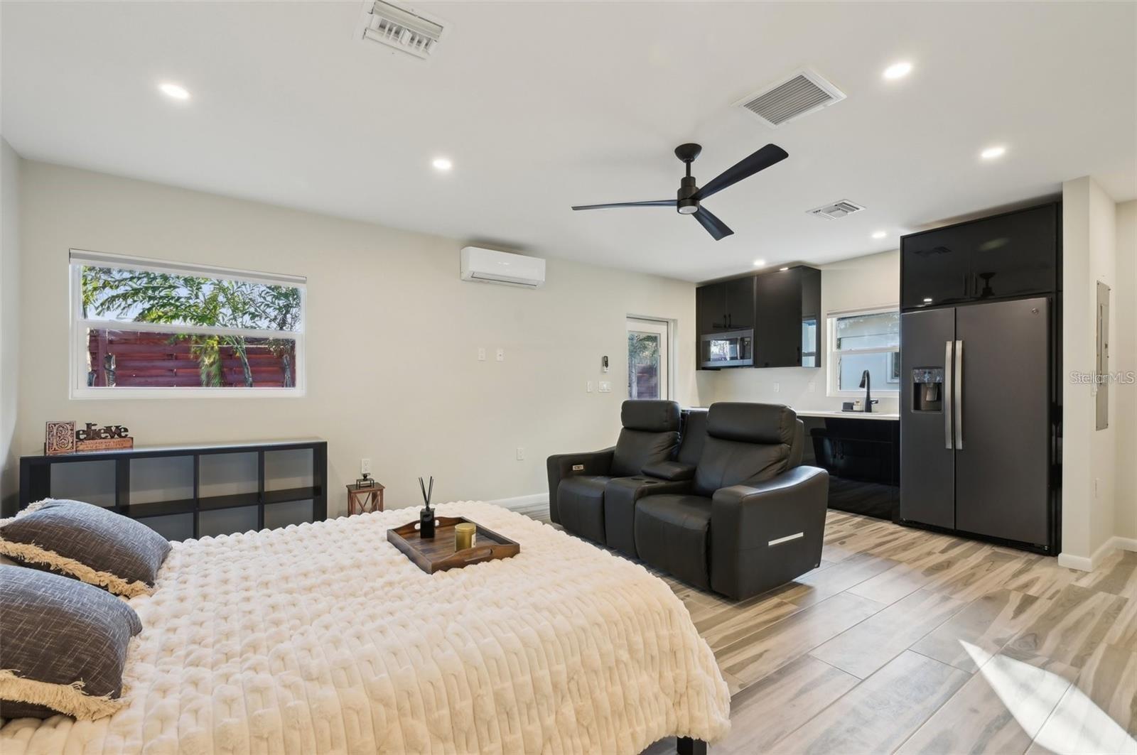 SOUTH GATE - Residential Income
