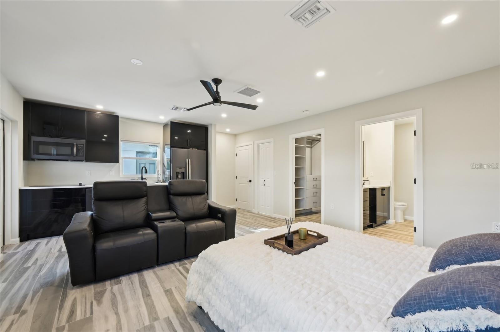 SOUTH GATE - Residential Income