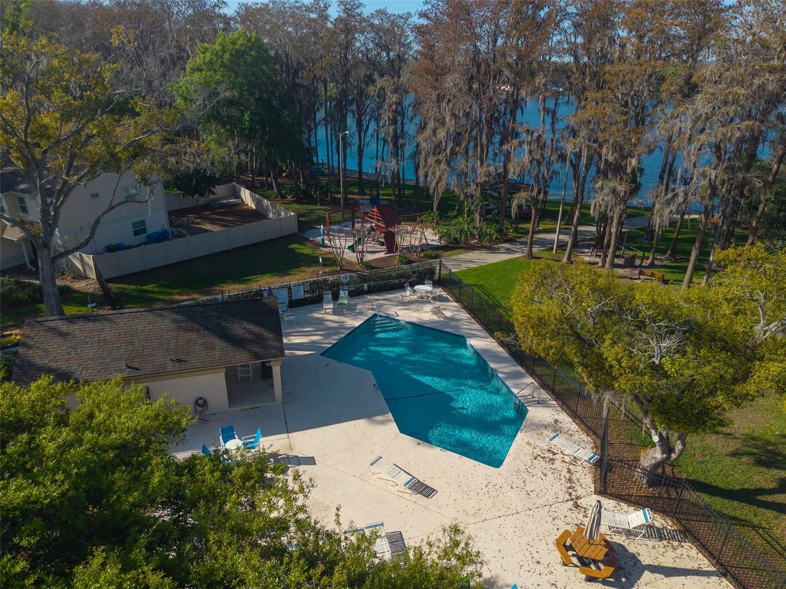 LE CLARE SHORES - Residential