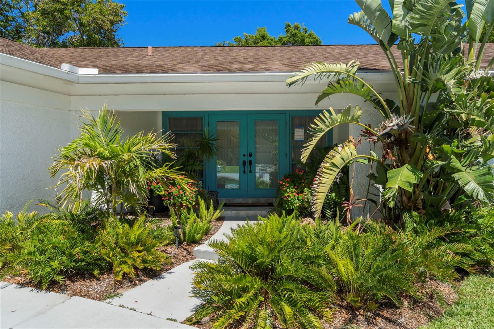 60 LAKEVIEW COURT