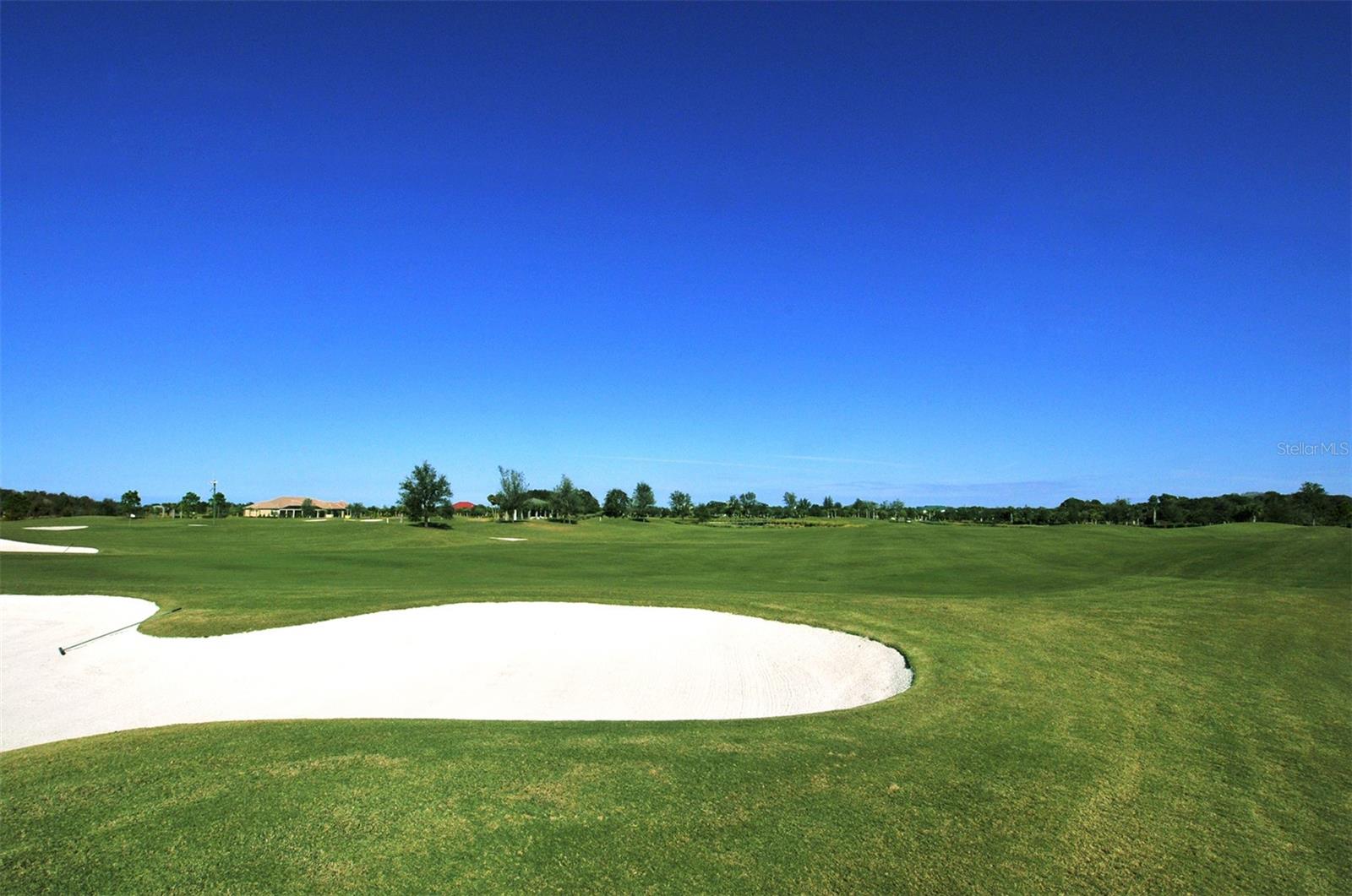 FOUNDERS CLUB - Residential