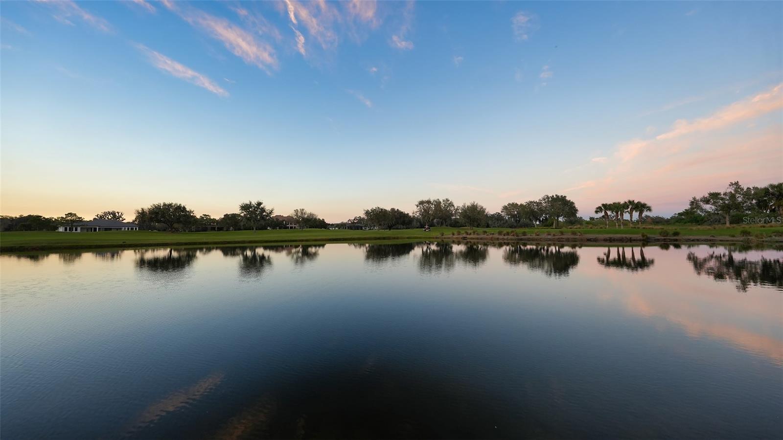 FOUNDERS CLUB - Residential