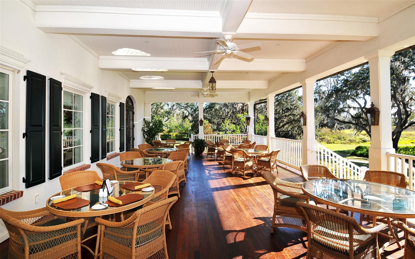 FOUNDERS CLUB - Residential