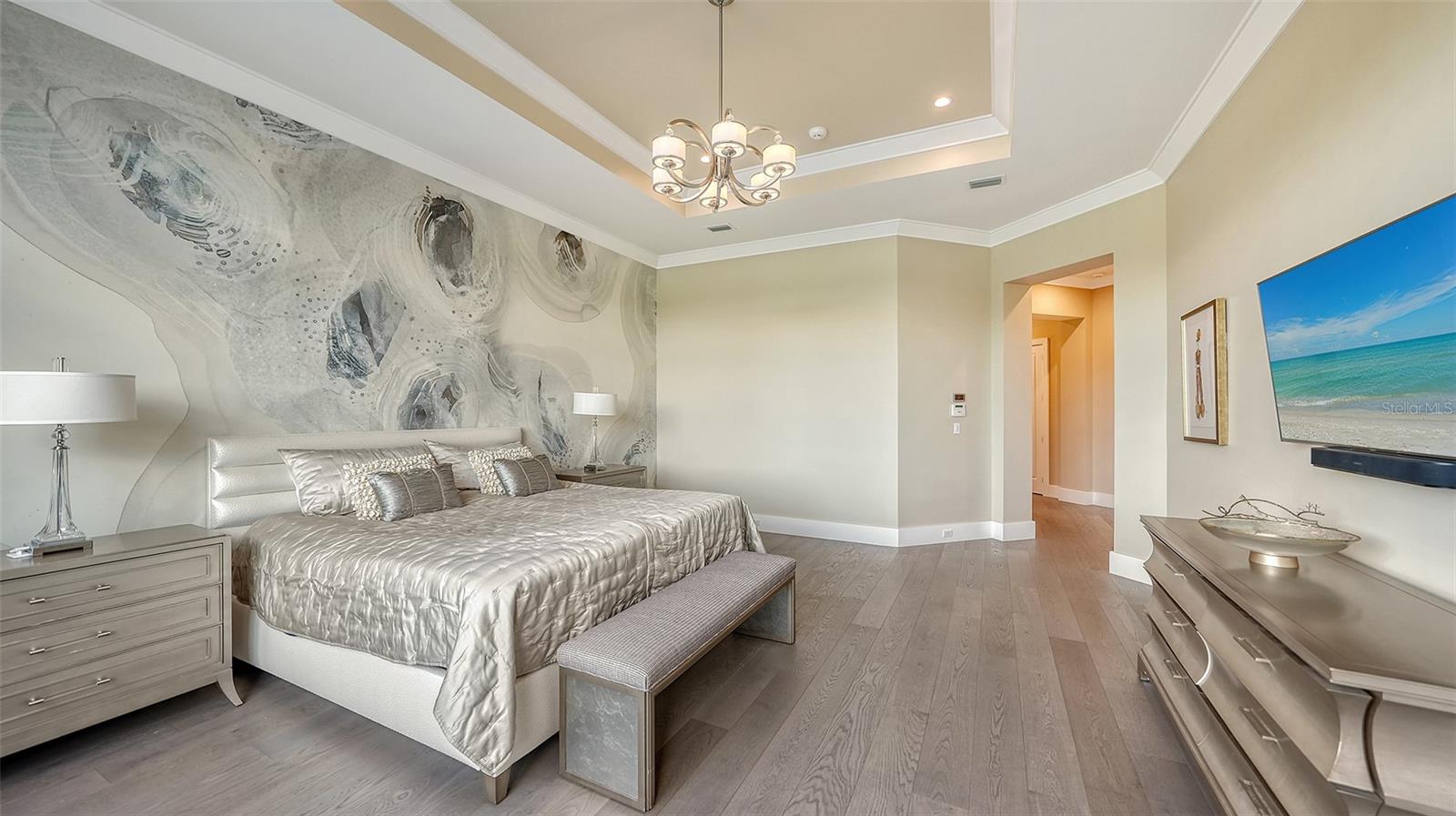 FOUNDERS CLUB - Residential