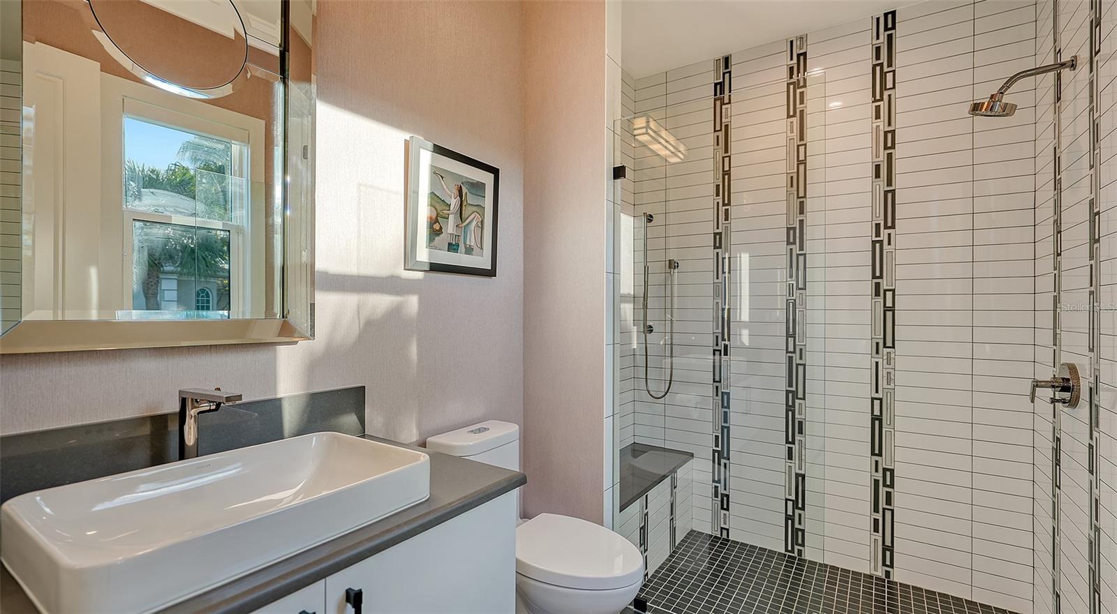 FOUNDERS CLUB - Residential