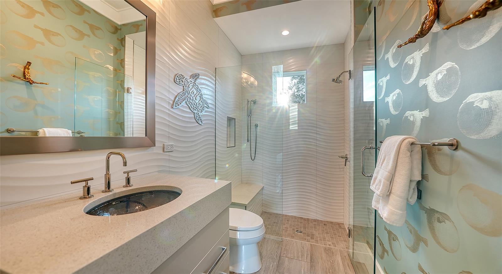 FOUNDERS CLUB - Residential