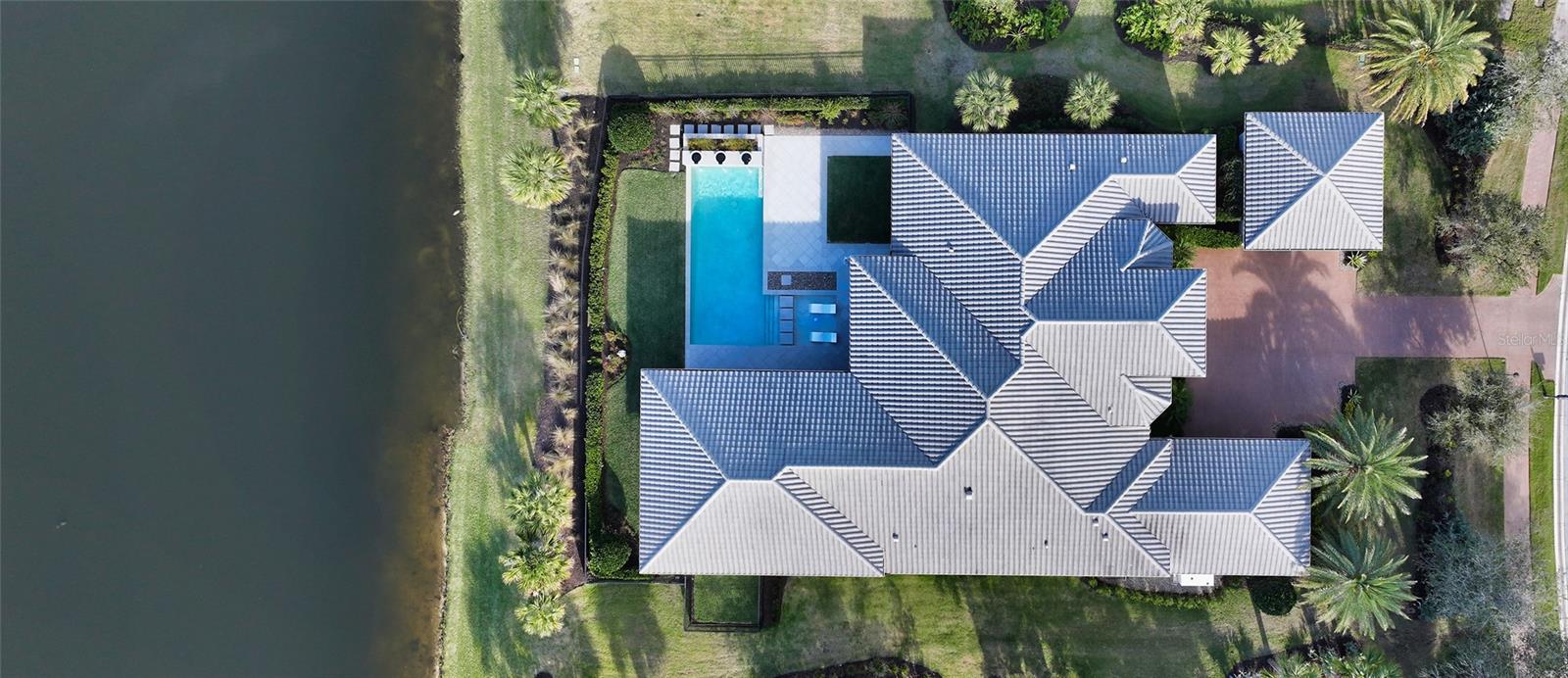 FOUNDERS CLUB - Residential