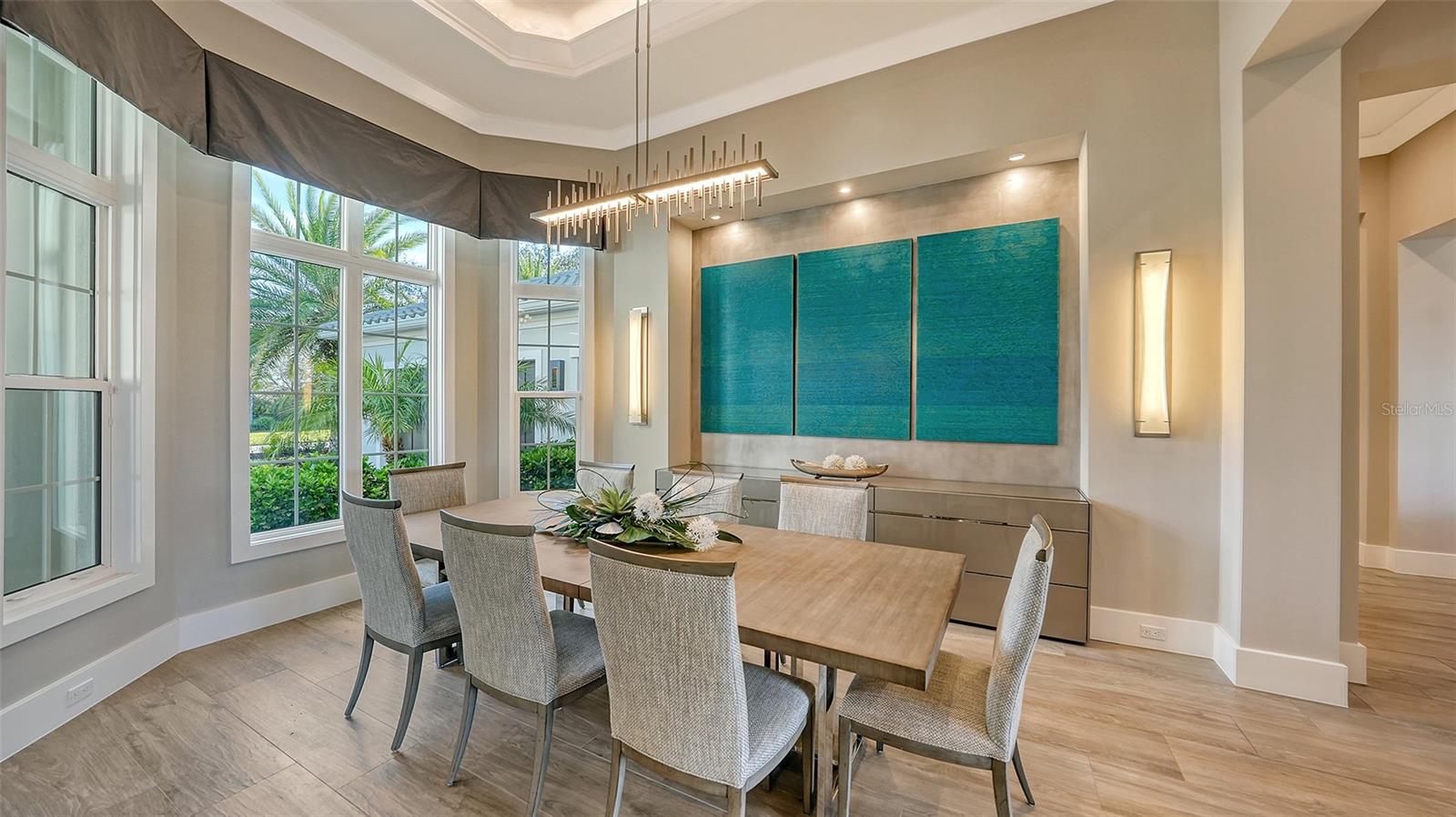 FOUNDERS CLUB - Residential