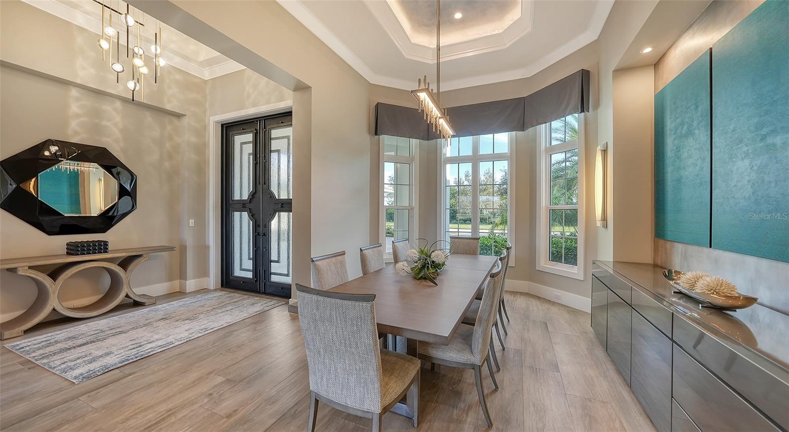 FOUNDERS CLUB - Residential