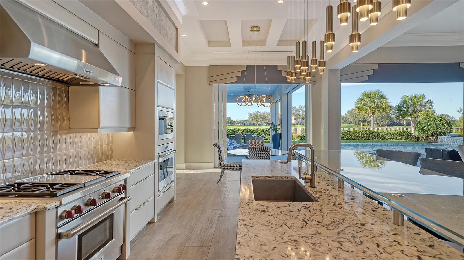 FOUNDERS CLUB - Residential