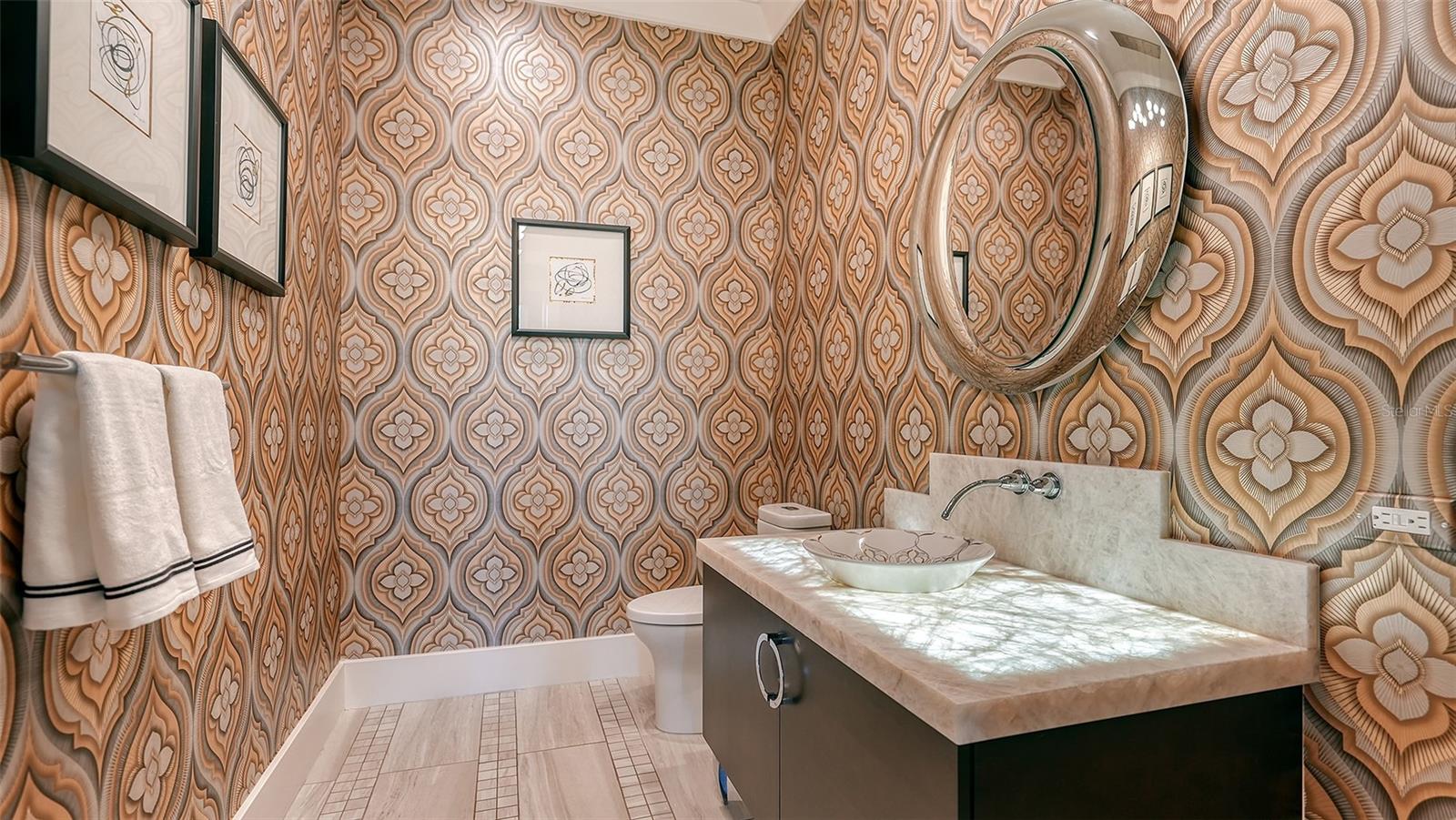 FOUNDERS CLUB - Residential