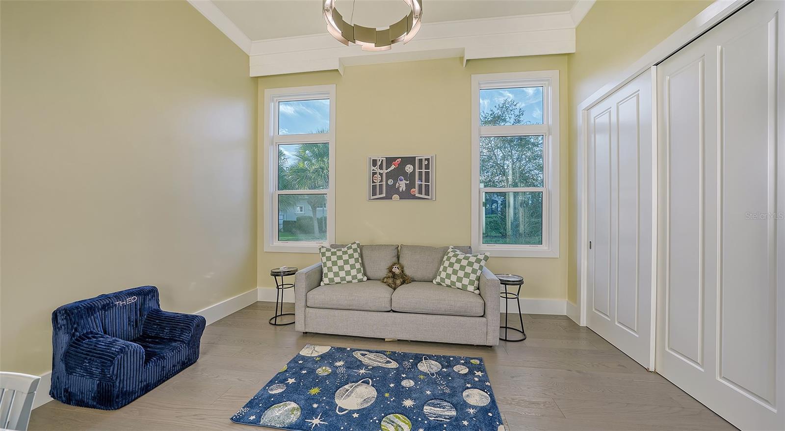 FOUNDERS CLUB - Residential