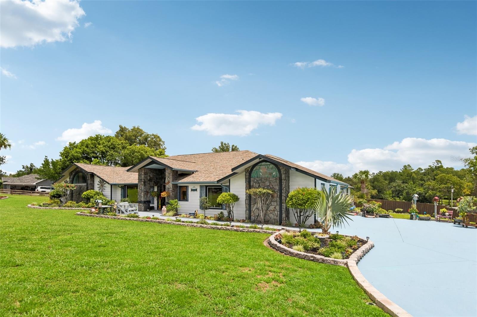 5318 SANDRA DRIVE