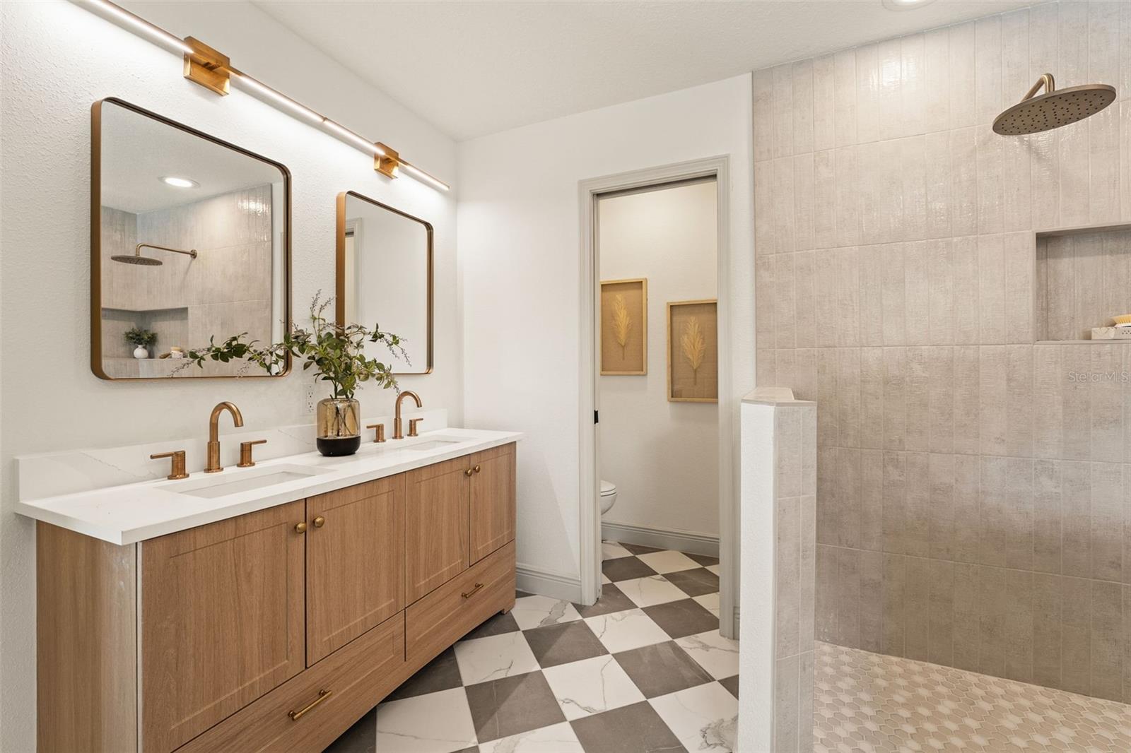 TIERRA VERDE - Residential