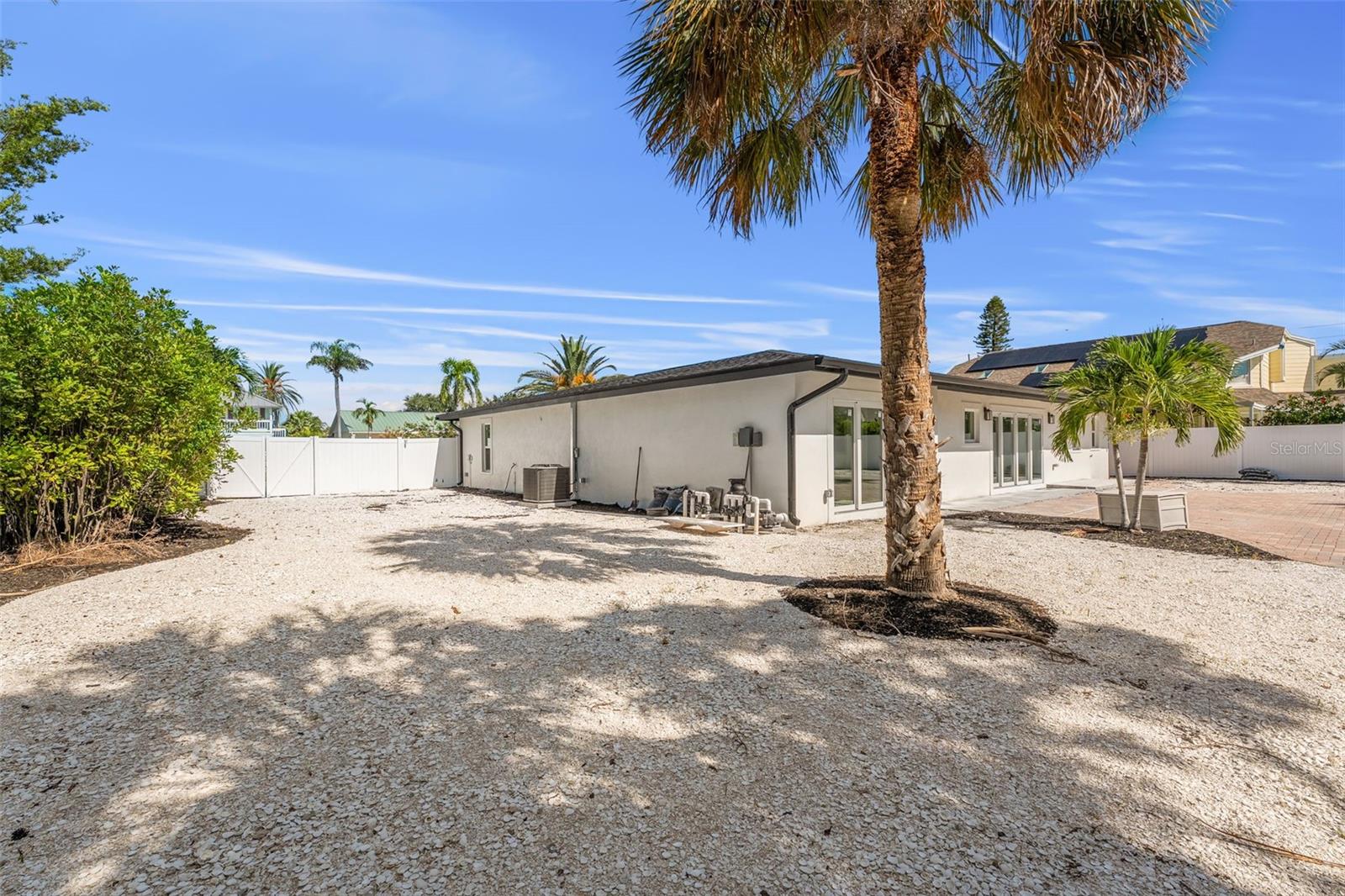 TIERRA VERDE - Residential