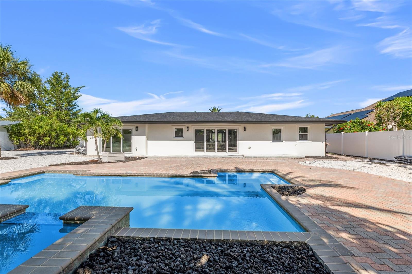 TIERRA VERDE - Residential