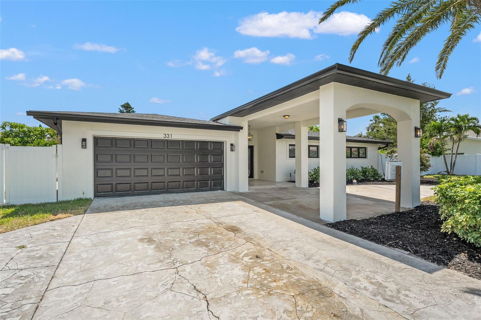 TIERRA VERDE - Residential