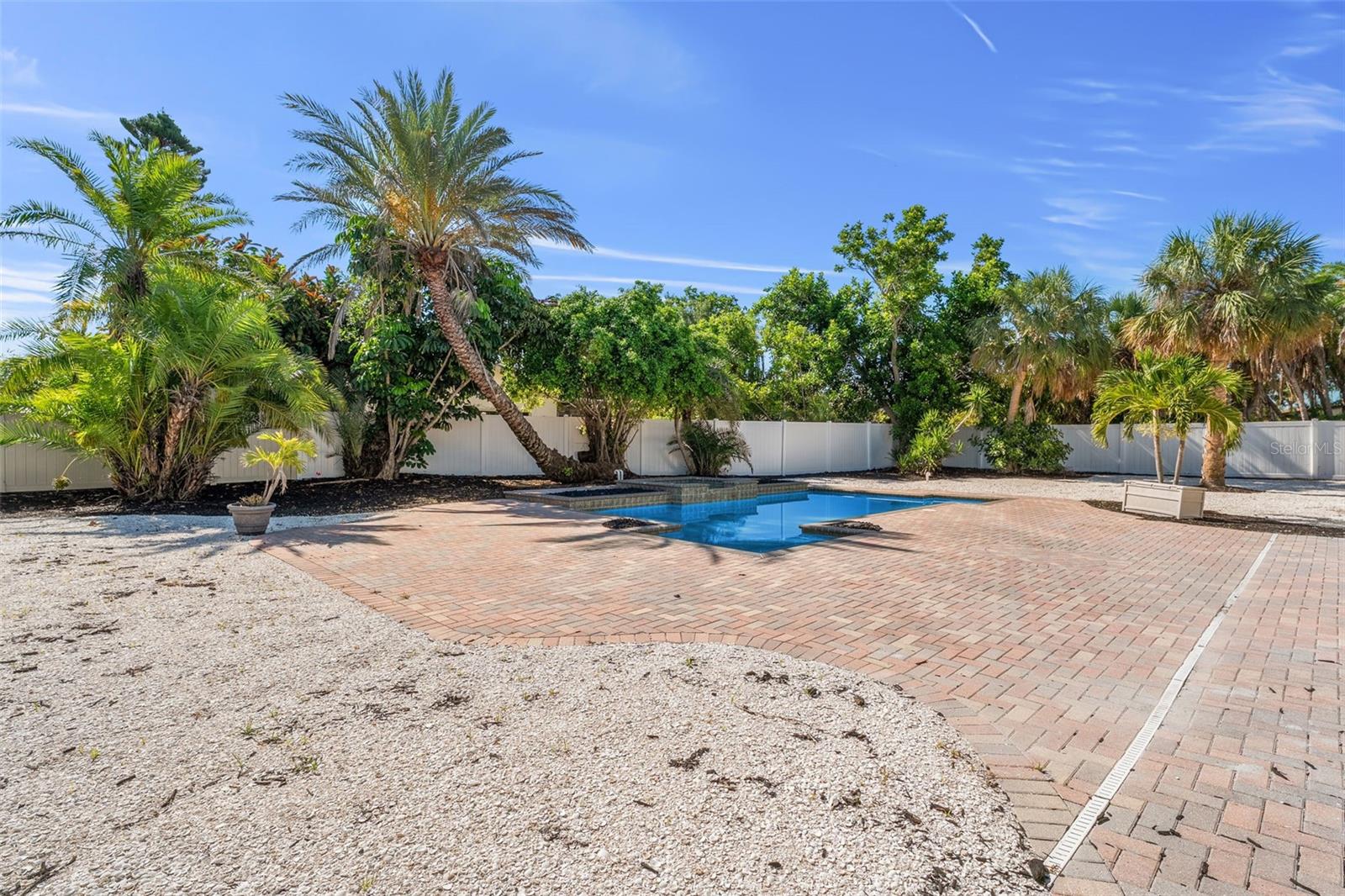 TIERRA VERDE - Residential