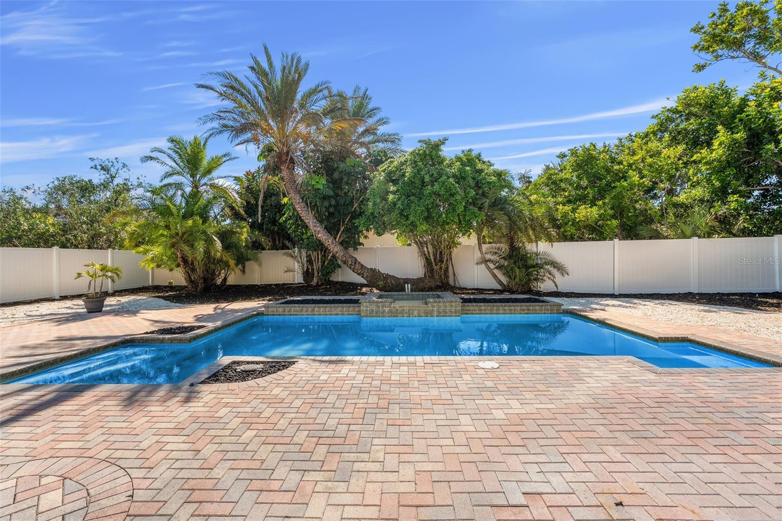 TIERRA VERDE - Residential