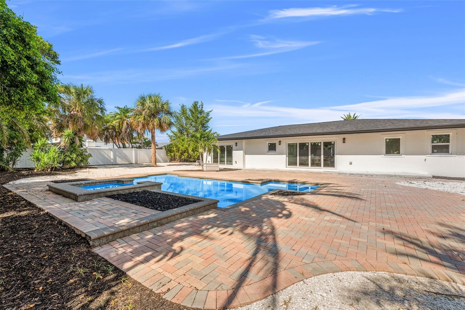 TIERRA VERDE - Residential