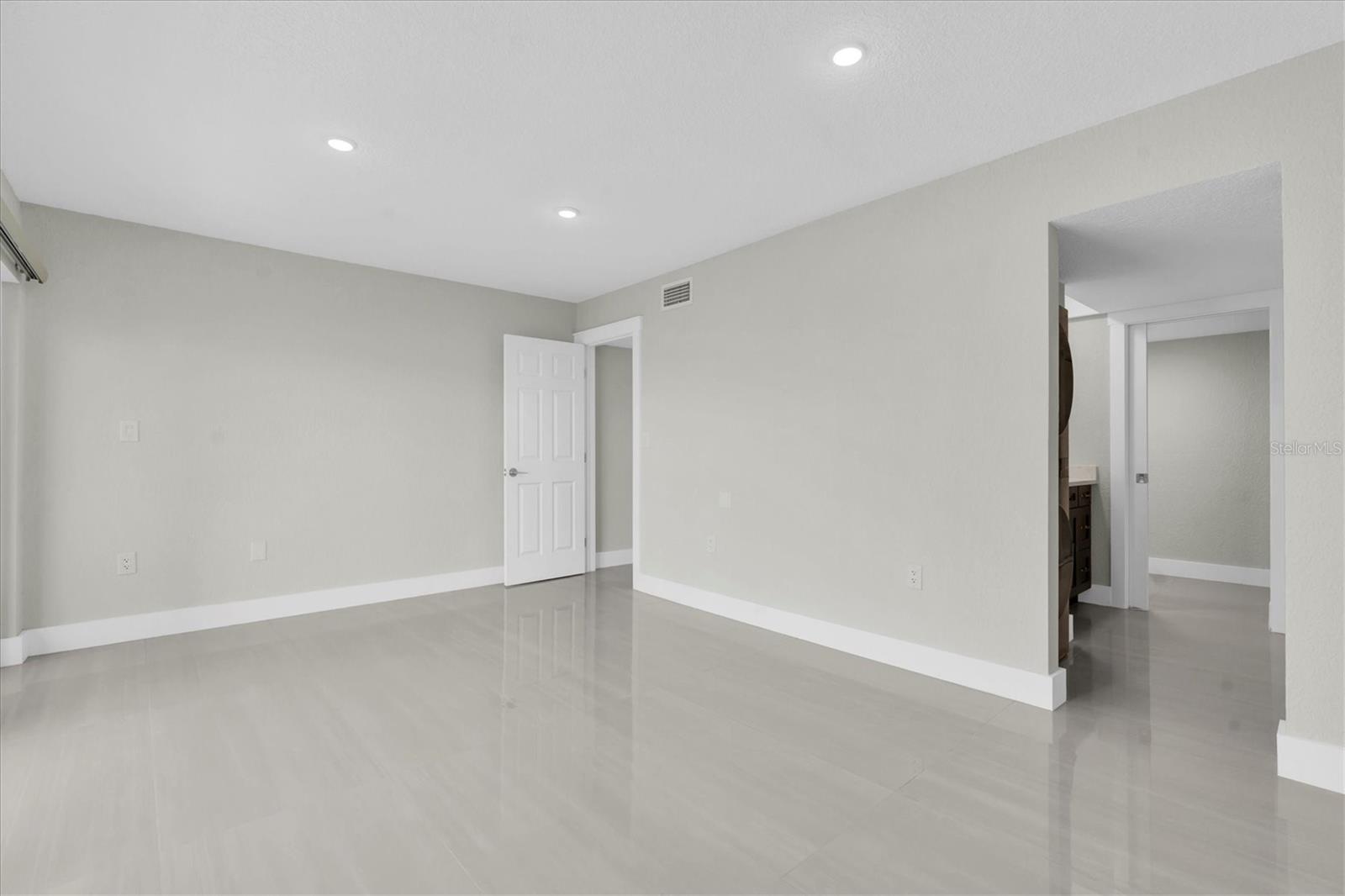 SEAPOINTE TERRACE CONDO - Residential Lease