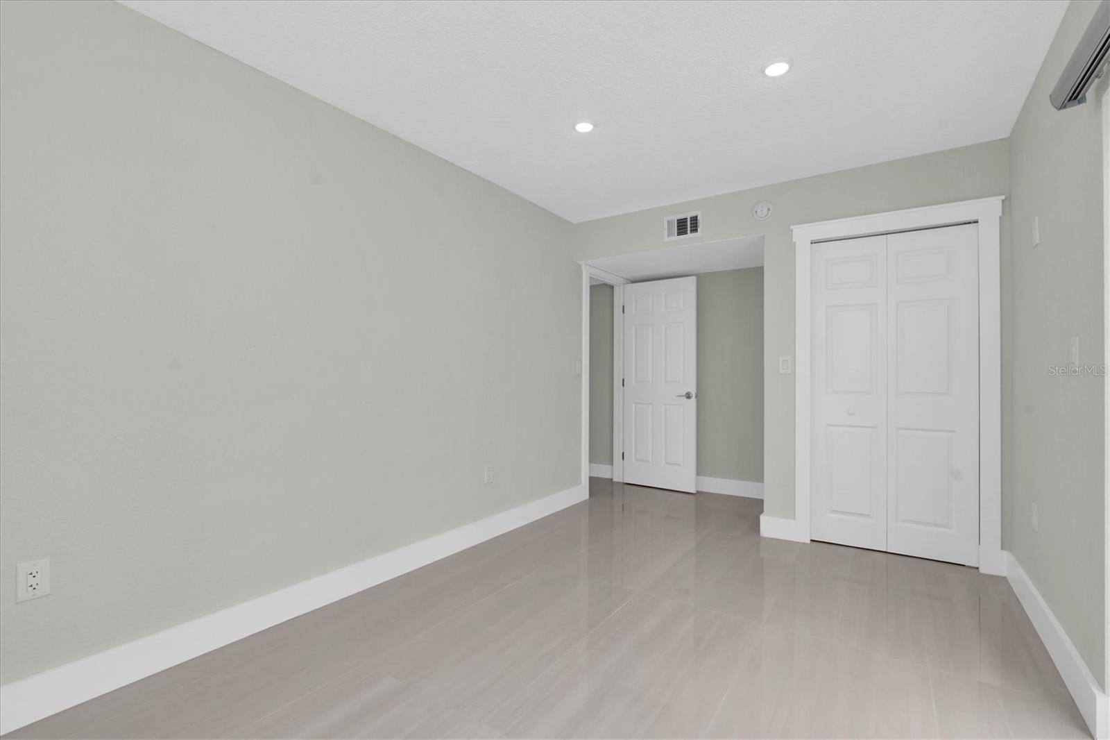 SEAPOINTE TERRACE CONDO - Residential Lease