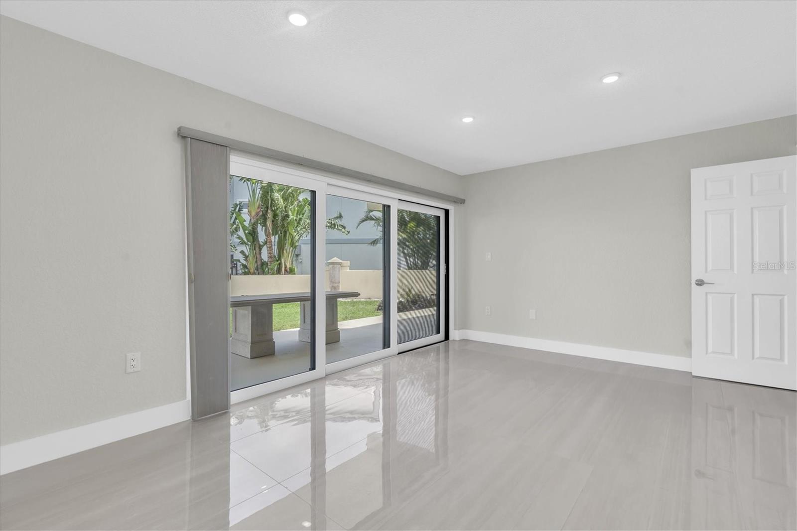 SEAPOINTE TERRACE CONDO - Residential Lease