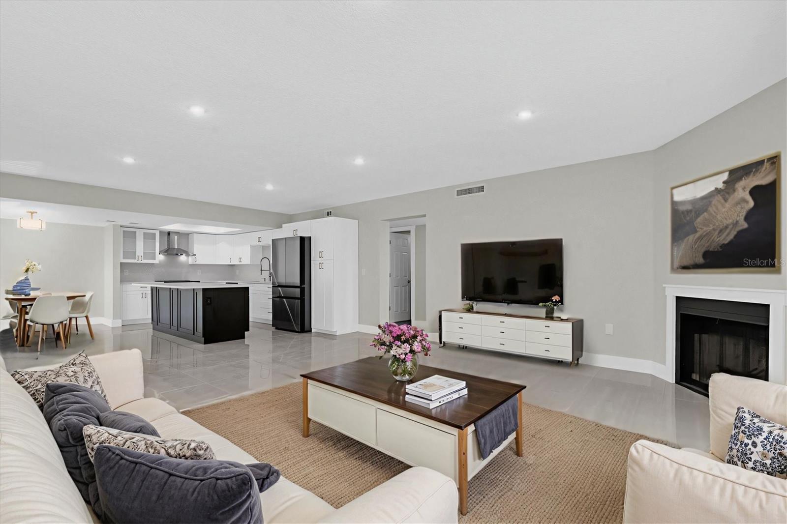 SEAPOINTE TERRACE CONDO - Residential Lease