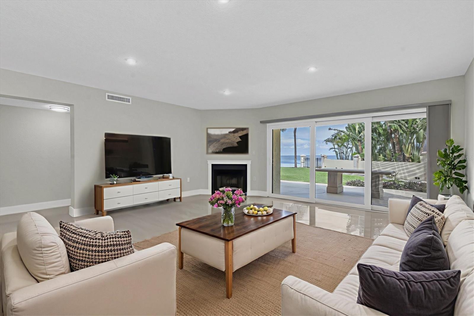 SEAPOINTE TERRACE CONDO - Residential Lease